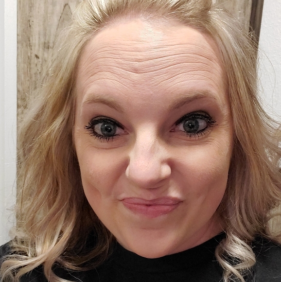 Meet your Posher, Brittani - Picture 2 of 2